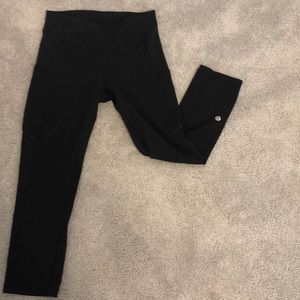 Lululemon Black crop leggings